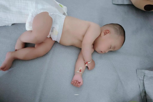迁西没满月的宝宝